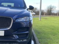 USED 2017 17 JAGUAR F-PACE 2.0d (240) AWD Portfolio 5dr Auto (Panoramic Sunroof / Heads Up Display / Virtual Digital Widescreen Touch Pro) !! NATIONWIDE DELIVERY AVAILABLE !!
