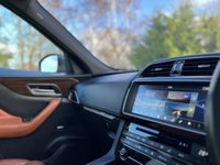USED 2017 17 JAGUAR F-PACE 2.0d (240) AWD Portfolio 5dr Auto (Panoramic Sunroof / Heads Up Display / Virtual Digital Widescreen Touch Pro) !! NATIONWIDE DELIVERY AVAILABLE !!