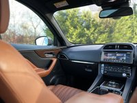 USED 2017 17 JAGUAR F-PACE 2.0d (240) AWD Portfolio 5dr Auto (Panoramic Sunroof / Heads Up Display / Virtual Digital Widescreen Touch Pro) !! NATIONWIDE DELIVERY AVAILABLE !!