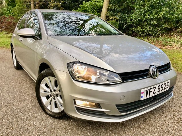 2013 Volkswagen Golf 1.4 SE TSI BLUEMOTION TECHNOLOGY 5d 120 BHP//ONLY 38,500 MILES // RETIRED DR OWNER//FULL VW DEALER SERVICE HISTORY X8 STAMPS//REAR PARK SENSORS//ELEC FOLD MIRRORS//BLUETOOTH//MULTI MEDIA//X11 AIRBAGS