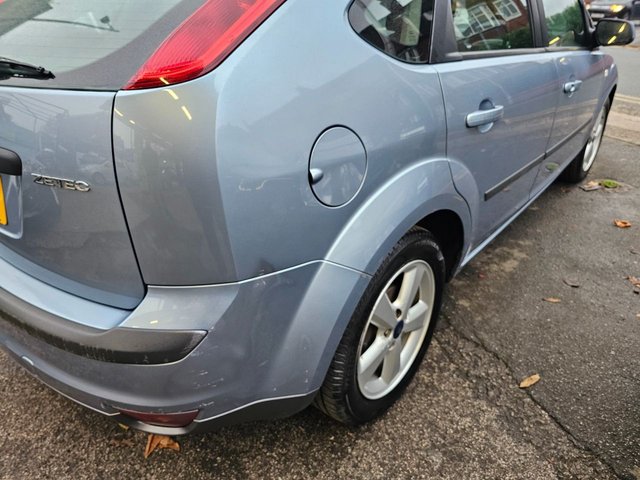 2006 FORD FOCUS 1.6 ZETEC CLIMATE 5d 100 BHP - Photo 8