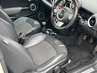 USED 2010 10 MINI CLUBMAN 1.6 COOPER 5d 118 BHP VERY CLEAN + CHILI PACK