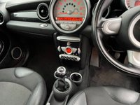 USED 2010 10 MINI CLUBMAN 1.6 COOPER 5d 118 BHP VERY CLEAN + CHILI PACK