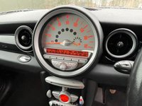 USED 2010 10 MINI CLUBMAN 1.6 COOPER 5d 118 BHP VERY CLEAN + CHILI PACK
