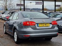 USED 2012 12 VOLKSWAGEN JETTA 1.6 SE TDI BLUEMOTION TECHNOLOGY DSG 4d 104 BHP FULL SERVICE RECORD +  1 KEEPER FROM NEW +  BLUETOOTH +  AUX +  START STOP +  REAR PARKING SENSORS +  CRUISE CONTROL +  SPARE WHEEL +  16 INCH ALLOY WHEELS +