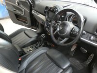 USED 2018 68 MINI COUNTRYMAN 1.5 COOPER S E ALL4 5d 222 BHP MASSIVE SPEC JOHN COOPER WORKS CHILLI PACK SAT NAV LEATHER HEATED REAR CAMERA PARKING SENSORS 6 MONTHS GOLD WARRANTY