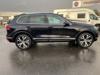 USED 2014 64 VOLKSWAGEN TOUAREG 3.0 V6 R-LINE TDI BLUEMOTION TECHNOLOGY 5d 202 BHP ONLY 2 FORMER KEEPERS FROM NEW+UNBEATABLE VALUE+MEGA SPECIFICATION+READY TO DRIVE AWAY TODAY+FINANCE AND EXTENDED WARRANTY AVAILABLE ON THIS USED VEHICLE!!!!!