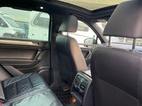 USED 2014 64 VOLKSWAGEN TOUAREG 3.0 V6 R-LINE TDI BLUEMOTION TECHNOLOGY 5d 202 BHP ONLY 2 FORMER KEEPERS FROM NEW+UNBEATABLE VALUE+MEGA SPECIFICATION+READY TO DRIVE AWAY TODAY+FINANCE AND EXTENDED WARRANTY AVAILABLE ON THIS USED VEHICLE!!!!!