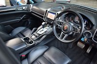 USED 2017 PORSCHE CAYENNE 4.1 D V8 S TIPTRONIC S 5d 379 BHP PANORAMIC ROOF / PASM / BOSE