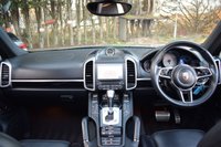 USED 2017 PORSCHE CAYENNE 4.1 D V8 S TIPTRONIC S 5d 379 BHP PANORAMIC ROOF / PASM / BOSE