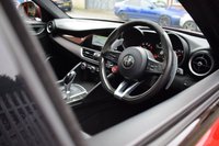 USED 2018 07 ALFA ROMEO GIULIA 2.9 V6 BITURBO QUADRIFOGLIO 4d 503 BHP CARBON STEERING WHEEL