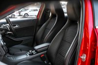 USED 2017 17 MERCEDES-BENZ GLA-CLASS 2.1 GLA 200 D 4MATIC AMG LINE 5d AUTO 134 BHP PARKING SENSORS F+R, SATNAV,