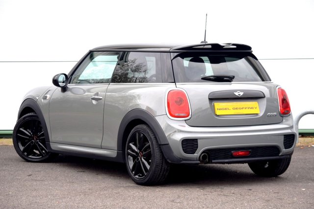 2017 MINI HATCH COOPER 1.5 COOPER 3d 134 BHP - Photo 2