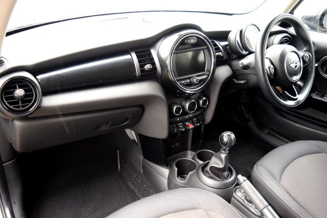 2017 MINI HATCH COOPER 1.5 COOPER 3d 134 BHP - Photo 8