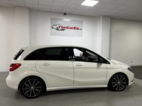 USED 2013 63 MERCEDES-BENZ B-CLASS 1.8 B200 CDI BLUEEFFICIENCY SPORT 5d 136 BHP * LEATHER * 18 INCH  ALLOYS * PRIVACY * AIR CON * NAV *