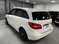 USED 2013 63 MERCEDES-BENZ B-CLASS 1.8 B200 CDI BLUEEFFICIENCY SPORT 5d 136 BHP * LEATHER * 18 INCH  ALLOYS * PRIVACY * AIR CON * NAV *