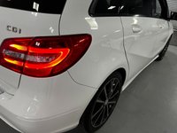 USED 2013 63 MERCEDES-BENZ B-CLASS 1.8 B200 CDI BLUEEFFICIENCY SPORT 5d 136 BHP * LEATHER * 18 INCH  ALLOYS * PRIVACY * AIR CON * NAV *