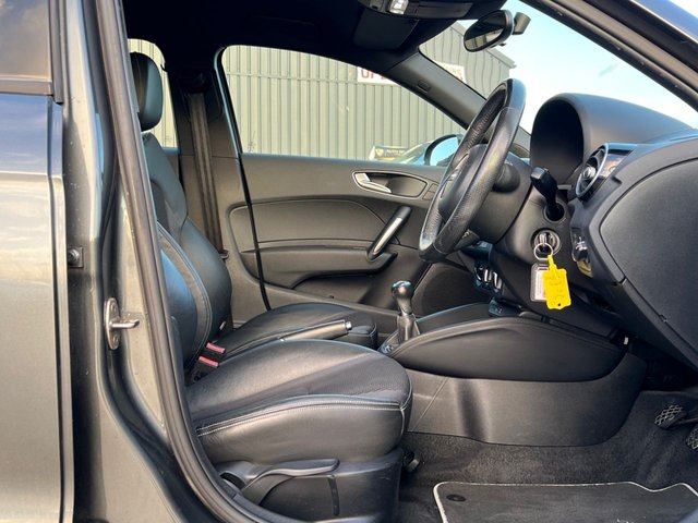 2013 AUDI A1 - Photo 5