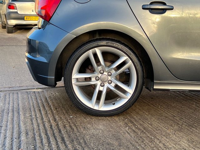 2013 AUDI A1 - Photo 8