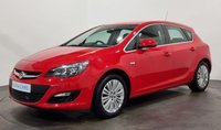 USED 2015 15 VAUXHALL ASTRA 1.4 EXCITE 5d 98 BHP Striking High Gloss Power Red ,17" Multi Spoke Alloy Wheels , Half Leather Interior