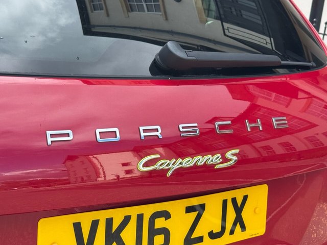 2016 Porsche Cayenne 3L S E-Hybrid Tiptronic 5dr - Photo 11