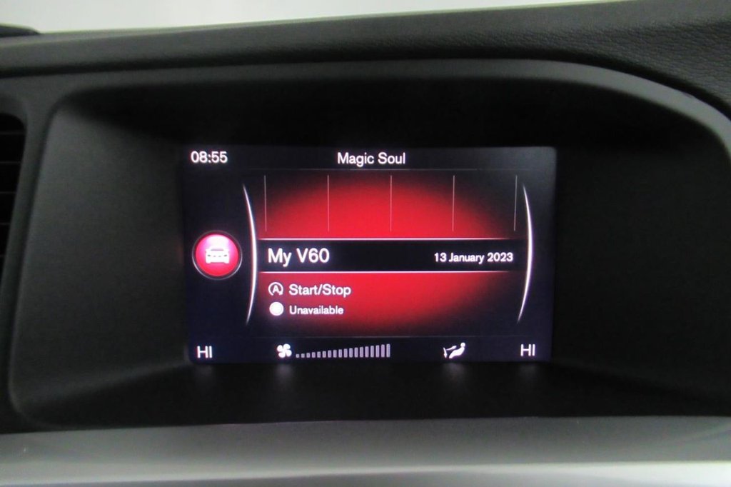 USED 2017 67 VOLVO V60 2.0 D4 SE LUX NAV 5d AUTO 188 BHP 