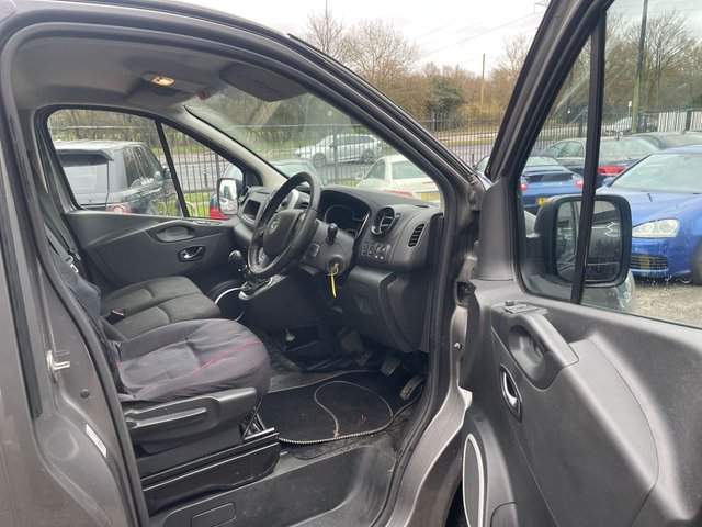 2015 VAUXHALL VIVARO - Photo 7