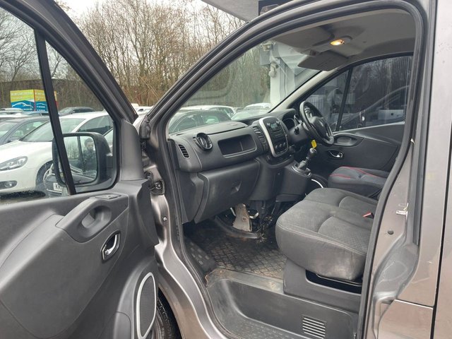 2015 VAUXHALL VIVARO - Photo 8