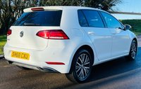 USED 2018 68 VOLKSWAGEN GOLF 1.6 SE NAVIGATION TDI BLUEMOTION TECHNOLOGY DSG 5d 114 BHP DSG - SAT NAV - CRUISE CONTROL - BLUETOOTH