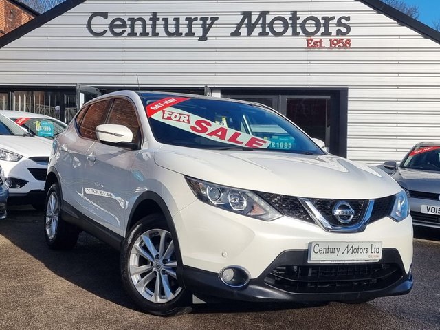 2014 64 Nissan Qashqai 1.5 dCi ACENTA (Smart Vision) PREMIUM 5dr - GLASS ROOF