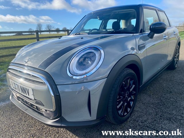 2021 71 MINI Hatch Cooper 1.5 COOPER CLASSIC 5d 134 BHP