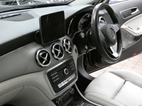USED 2018 68 MERCEDES-BENZ GLA-CLASS 1.6 GLA 200 SPORT EXECUTIVE 5d 154 BHP SAT NAV LEATHER HEATED SEATS PARKING SENSORS 6 MONTHS GOLD WARRANTY