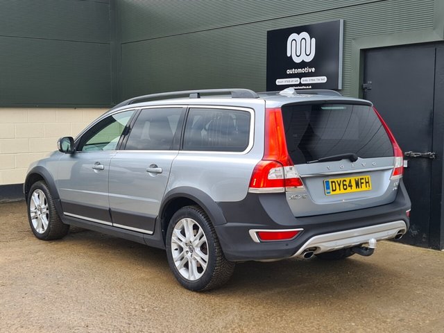 View our VOLVO XC70
