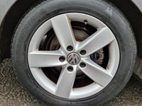 USED 2013 13 VOLKSWAGEN JETTA 1.6 SE TDI BLUEMOTION TECHNOLOGY DSG 4d 104 BHP GOOD SERVICE RECORD +  BLUETOOTH +  DAB RADIO +  AUX CONNECTION +  REAR PARKING SENSORS +  FULL LEATHER TRIM +  FRONT HEATED SEATS +  START STOP +  SPARE WHEEL +  16 INCH ALLOY WHEELS +