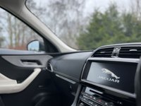 USED 2016 66 JAGUAR F-PACE 2.0d (180) AWD R-Sport 5dr Automatic EURO6 (Widescreen Touch Pro Virtual Navigation) !! NATIONWIDE DELIVERY AVAILABLE !!