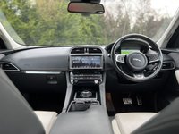 USED 2016 66 JAGUAR F-PACE 2.0d (180) AWD R-Sport 5dr Automatic EURO6 (Widescreen Touch Pro Virtual Navigation) !! NATIONWIDE DELIVERY AVAILABLE !!