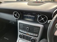 USED 2018 18 MERCEDES-BENZ SLC 2.0 SLC 200 AMG LINE 2d 181 BHP AIR SCARF | PARK ASSIST | NAV