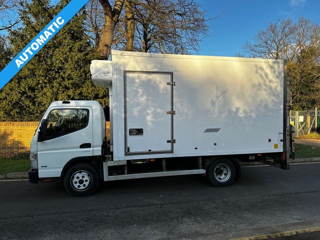 2018 MITSUBISHI FUSO CANTER 3.0 7C15 34 148 BHP 7.5T EURO 6 AUTOMATIC 15FT FRIDGE FREEZER... photo