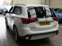 USED 2019 19 MITSUBISHI OUTLANDER 2.0 4 5d 148 BHP 4WD 7 SEATS SAT NAV LEATHER HEATED SEATS REAR VIEW CAMERA 1 OWNER MITSUBISHI WARRANTY TILL AUG 2024