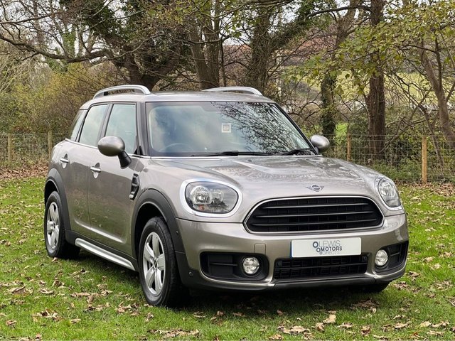 View our MINI COUNTRYMAN