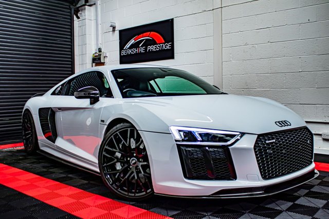 2016 16 Audi R8 5.2 V10 PLUS QUATTRO 2d 602 BHP