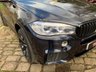 USED 2015 65 BMW X5 XDRIVE40D M SPORT 'HUGE SPECIFICATION' 2015/65reg BMW X5 X-DRIVE 40D M/SPORT AUTOMATIC WITH PADDLE SHIFT - 7 SEATER - NAVIGATION - PANORAMIC GLASS ROOF - FULL DAKOTA LEATHER - 20 INCH UPGRADE ALLOYS - REAR CAMERA - 2 FORMER KEEPERS - FULL SERVICE HISTORY
