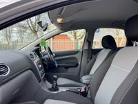 USED 2010 59 FORD FOCUS 1.6 ZETEC 5d 100 BHP 