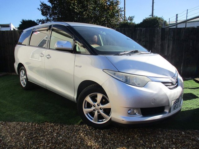 2015 08 Toyota Estima 2.4 HYBRID 5d