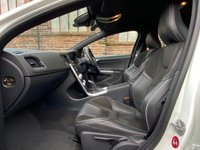 USED 2014 14 VOLVO V60 2.0 D4 R-DESIGN NAV 5d 178 BHP 