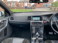 USED 2014 14 VOLVO V60 2.0 D4 R-DESIGN NAV 5d 178 BHP 