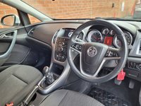 USED 2013 63 VAUXHALL ASTRA 2.0 TECH LINE CDTI S/S 5d 163 BHP SAT NAV - FULL MOT - GREAT SPEC