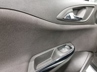 USED 2015 15 VAUXHALL CORSA 1.4 SRI ECOFLEX 5d 89 BHP Striking Sovereign Metallic silver