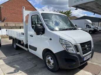 2016 NISSAN NV400