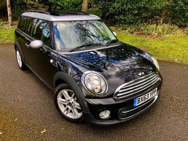 2013 63 MINI Clubman 1.6 COOPER D 5d 112 BHP ''PANORAMIC GLASS SUNROOF//SATNAV//FULL BLACK LEATHER// REAR PARK SENSORS//BLUETOOTH//GREAT SERVICE HISTORY//2 LADY OWNERS LAS SINCE 2016//JUST SERVICE  WITH NEW REAR BRAKE DISCS AND PADS + MOT'D BY US/// Extra Urban (mpg) 78.5//20 POUND ROAD TAX